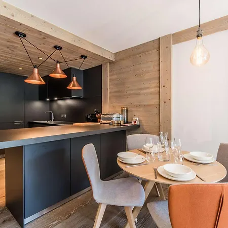 Daire Chaleureux 4 Pers, Centre, A 2 Pas Des Pistes, Parking, Inclus - Fr-1-631-204 Courchevel